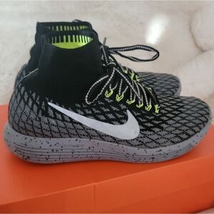 Nike LunarEpic Flyknit Shield H20 Shield Blk Running Shoes 849665-001 Women 7.5
